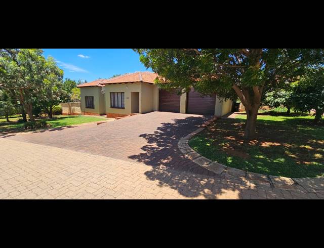 3 BEDROOM FREESTANDING FOR SALE IN CASHAN